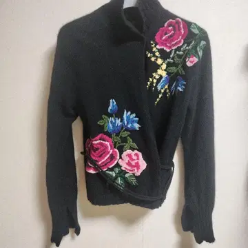 블랙 장미 자수 긴팔 가디건