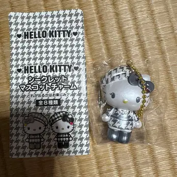 헬로키티 시크릿 마스코트 참 트윈룩 헬로키티