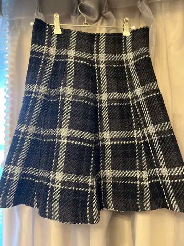 체크 무늬 플리츠 미니 스커트