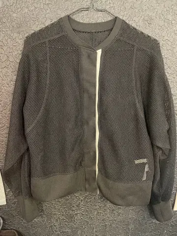 블랙 메쉬 점퍼