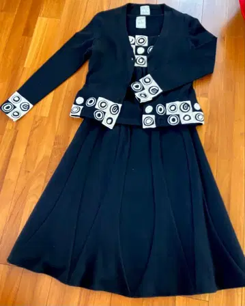 시빌라 블랙 자수 니트 스커트 셋업 겉옷 M 스커트 L 3세트