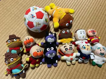 호빵맨 봉제 인형 세트 12체와 축구공