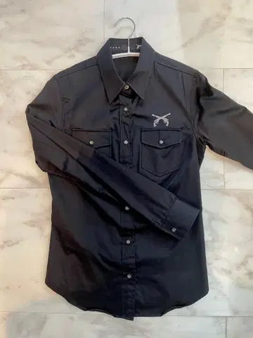 roar 셔츠 스와로