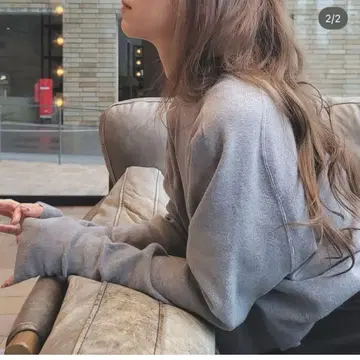 LILI MEEK 그레이 크롭 니트