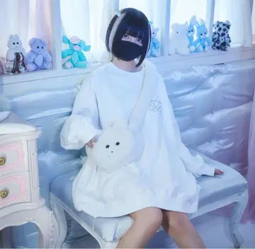 [ 새상품급 ] 아이템 매달린 곰키치 whinny 숄더백 미니백