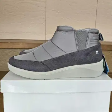 새상품 크루아상 croissant CR0523 그레이 23.5 따뜻한