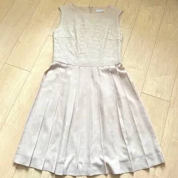 Estimation 베이지 자수 슬리브리스 원피스