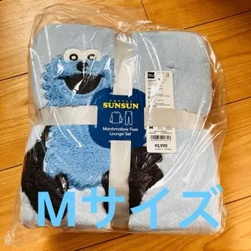 GU x SUNSUN 콜라보 마쉬멜로우 필 라운지 세트