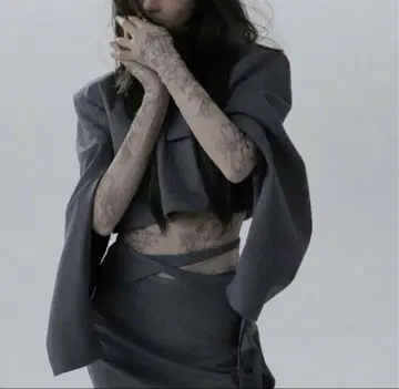 melt the lady arm slit cropped jacket