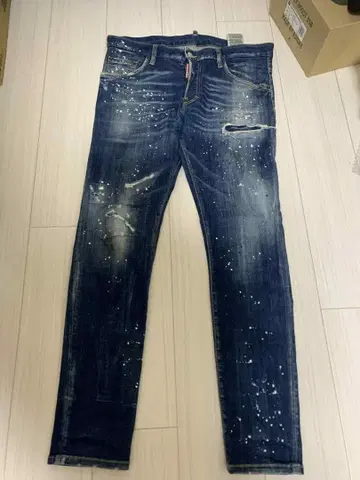 데미지 가공 비즈 장식 슬림핏 데님