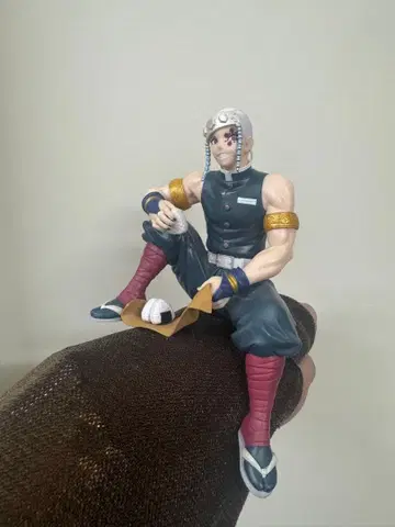 우즈이 텐겐 피규어