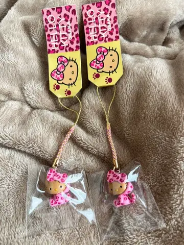 Sanrio 헬로키티 핑크 레오파드 무늬 스트랩 2개 세트 (지역 한정)