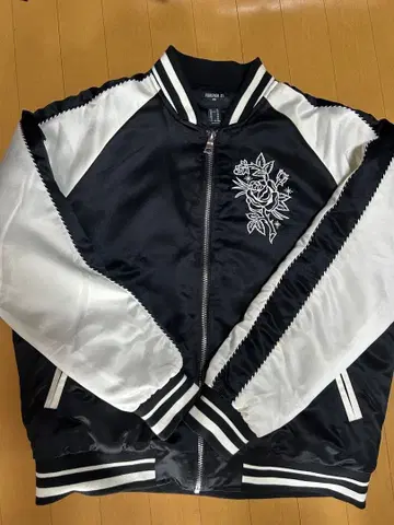 [ 일본 미발매 ] Forever 21 스카잔 블랙/화이트 M 사이즈