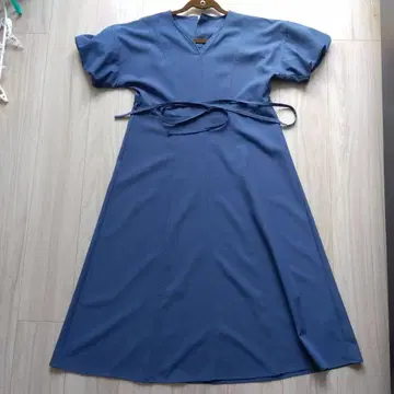 다크 블루 V넥 반팔 원피스 S