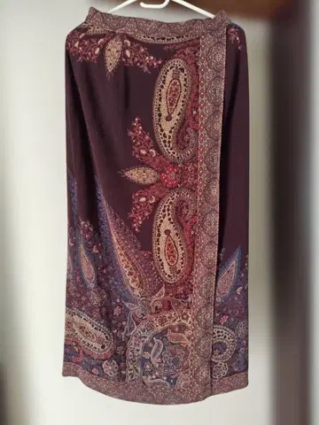 다크 퍼플 페이즐리 무늬 랩 롱 스커트 스카프 포함 크레이프 원단?