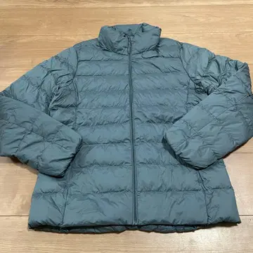 유니클로 울트라 라이트 다운 자켓 M