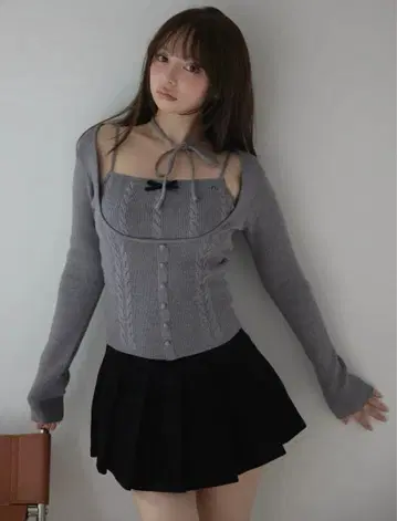 [ 미개봉 새상품 ] andmary Amanda pleats skirt