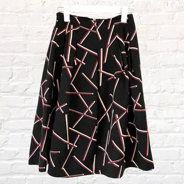 미스티우먼 플레어 스커트 올 패턴 미디엄 기장 허리밴딩 새상품급 기하학