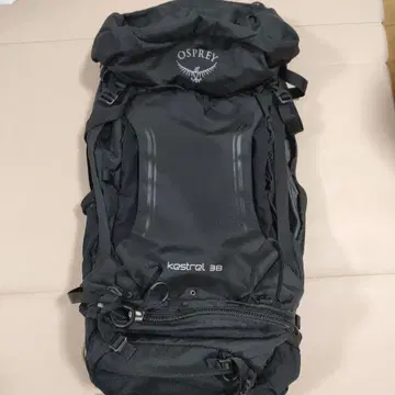Osprey Kestrel 38 블랙 백팩 M/L 사이즈
