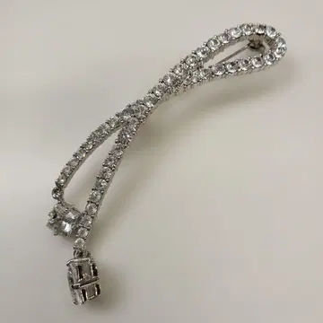 FOXEY 큐빅 브로치