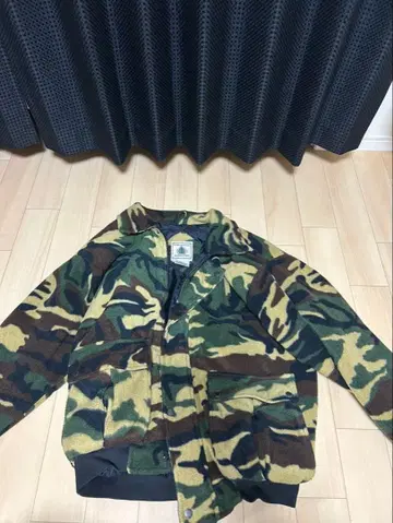 North west 카모플라쥬 보아 자켓