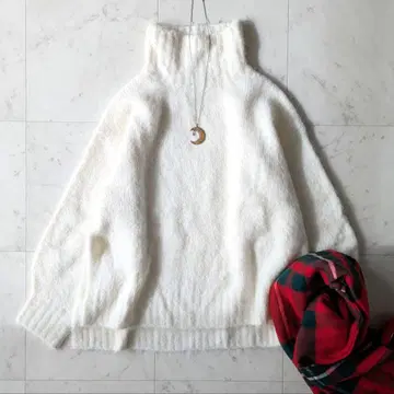 개럴개런트 네이비 샤기 터틀넥 니트 알파카 혼방 화이트