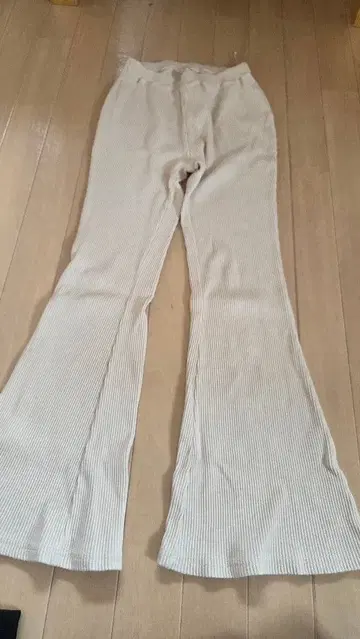 Billabong 리브 플레어 팬츠 M 사이즈 크림