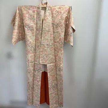 실크제 코몬 기모노 핑크 계열 꽃무늬