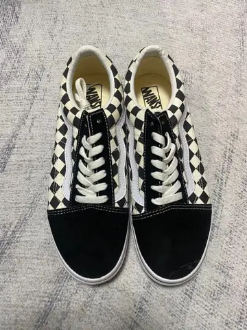 체커 패턴 스니커즈