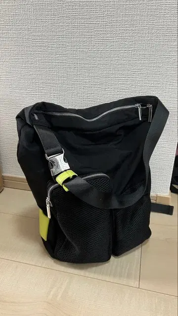 나일론 소재 블랙 숄더 백팩 2way 백