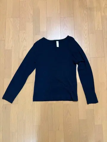 네이비 울 스웨터 M 사이즈