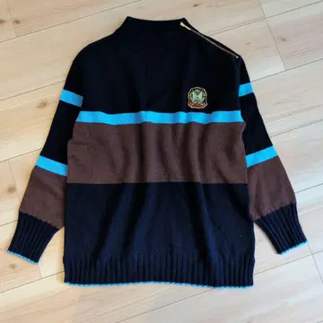 다마 컬렉션 울 캐시미어 니트 엠블럼 루즈핏