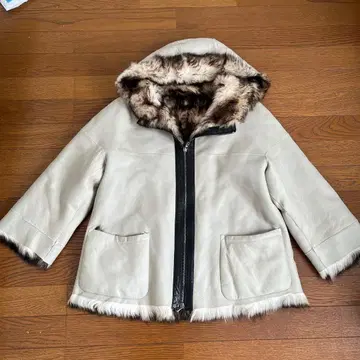 어도어 리얼 무스탕 코트 38