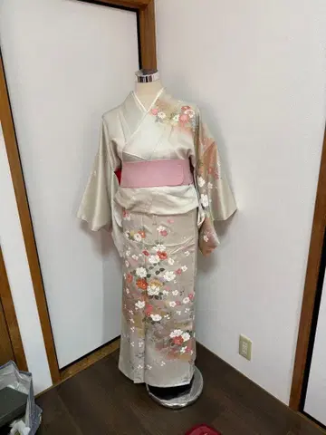 호몬기 옅은 그레이 계열 동백꽃 무늬 새상품급