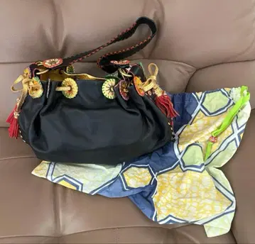 숄더백 원숄더 천연 가죽 자수 태슬 포함 TANGO