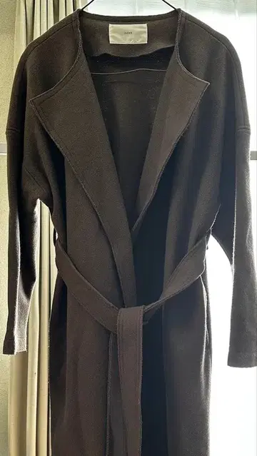 다크 브라운 롱 코트 허리 벨트 포함