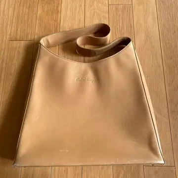 베이지 가죽 숄더백