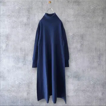 새상품급 어반리서치 로쏘 터틀넥 플레어 원피스 BL