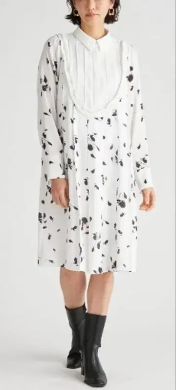 셀포드 x 하나에모리 A라인 플리츠 원피스