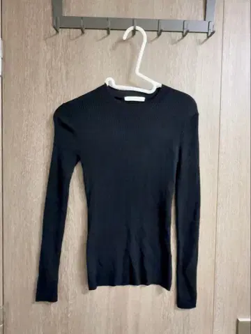 GALERIE VIE 블랙 리브 긴팔 니트 100% 울