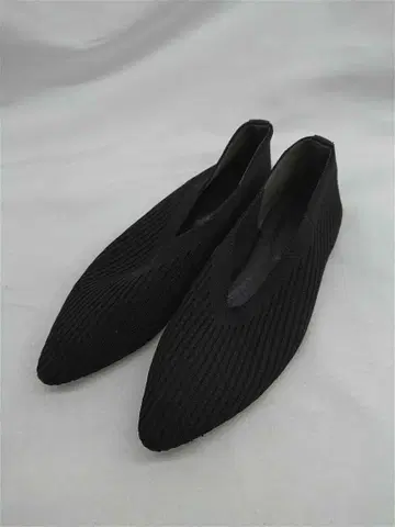 앤티크 리브 스틸레토 플랫슈즈 블랙 계열 M