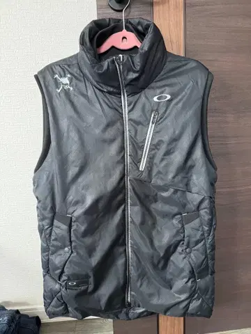 Oakley 블랙 다운 베스트 M