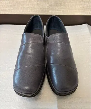 미사용 새상품 DICI 그레이 가죽 슬립온