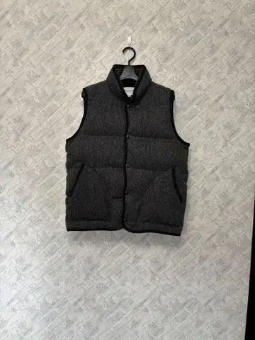 새상품급 URBAN RESEARCH 그레이 울 트위드지 다운 베스트 L