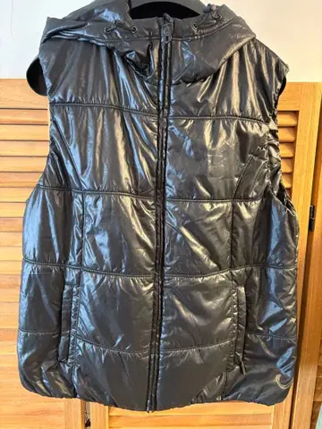 UNIQLO 후드 부착 여성용 블랙 퀼팅 다운 베스트