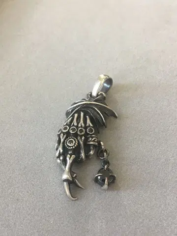 [새상품] silver925 스컬 핸드 오닉스 펜던트 탑