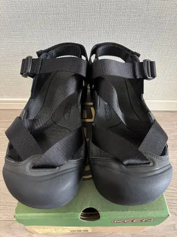KEEN 아웃도어 샌들 블랙