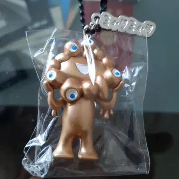 오사카 간사이 만박 2025 골드 컬러 미야쿠미야쿠 키링