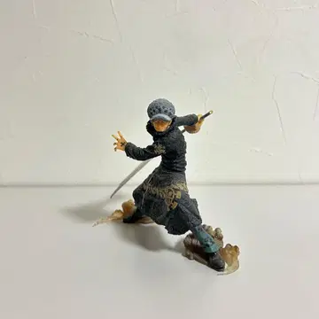 원피스 트라팔가 로 피규어