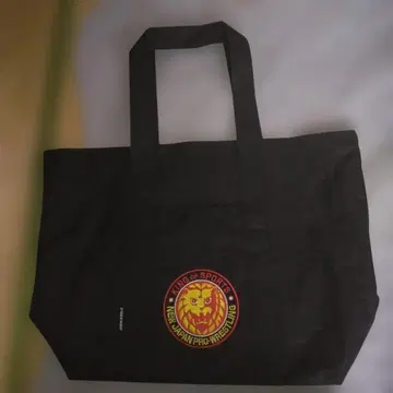 신일본 프로레슬링 라이온 마크 라지 토트백 블랙